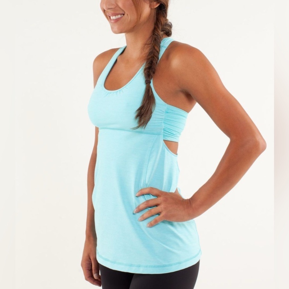 Lululemon Light Blue Stripe Turbo Tank Activewear Racerback Womens Size 6